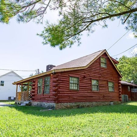 Authentic Log Cabin Mins From Chatts Best Sites Villa Chattanooga Exteriör bild