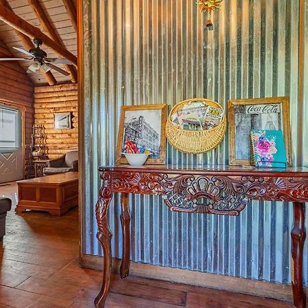 Authentic Log Cabin Mins From Chatts Best Sites Villa Chattanooga Exteriör bild