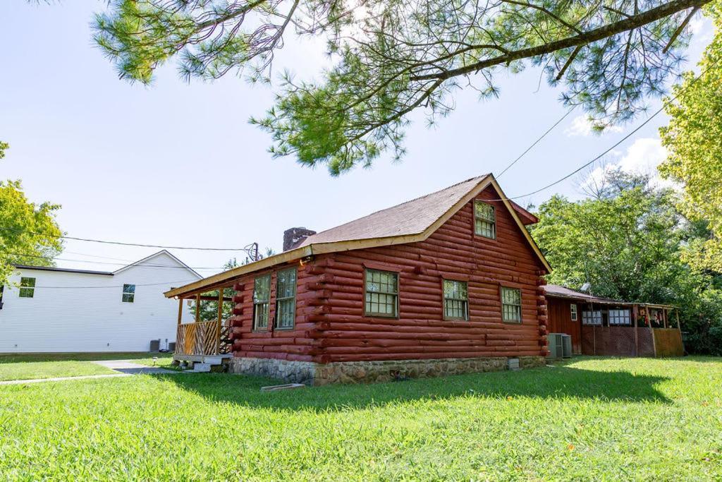 Authentic Log Cabin Mins From Chatts Best Sites Villa Chattanooga Exteriör bild
