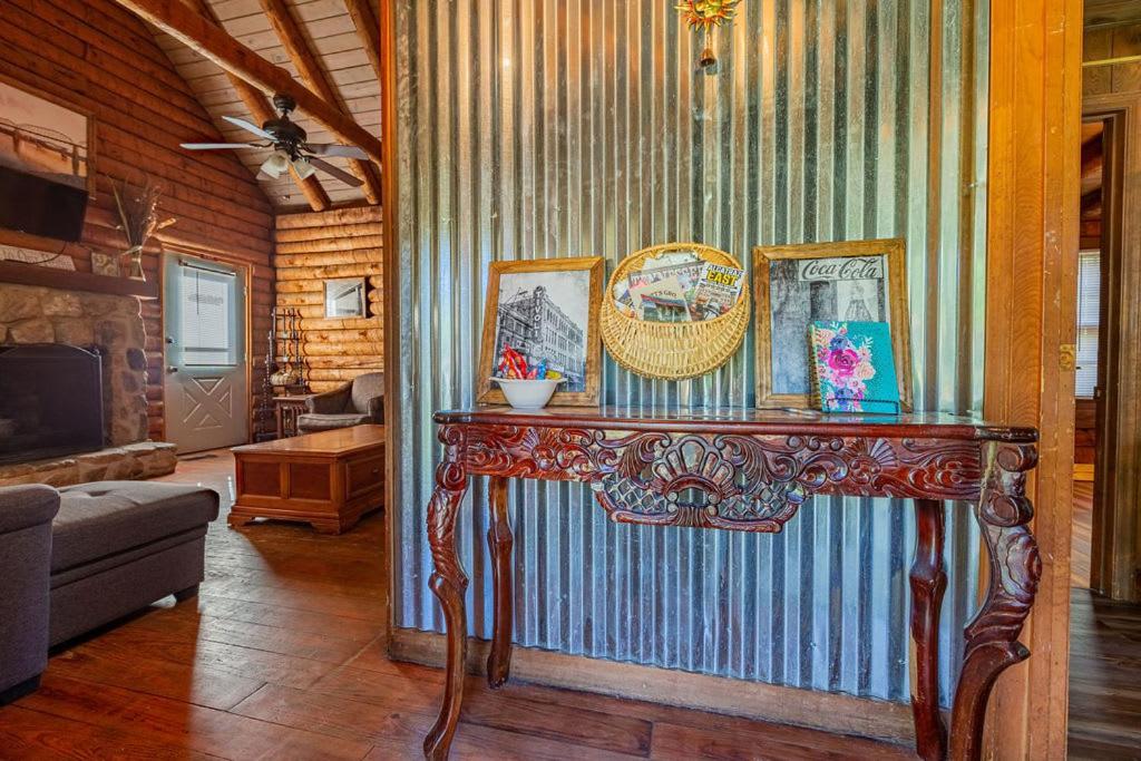 Authentic Log Cabin Mins From Chatts Best Sites Villa Chattanooga Exteriör bild