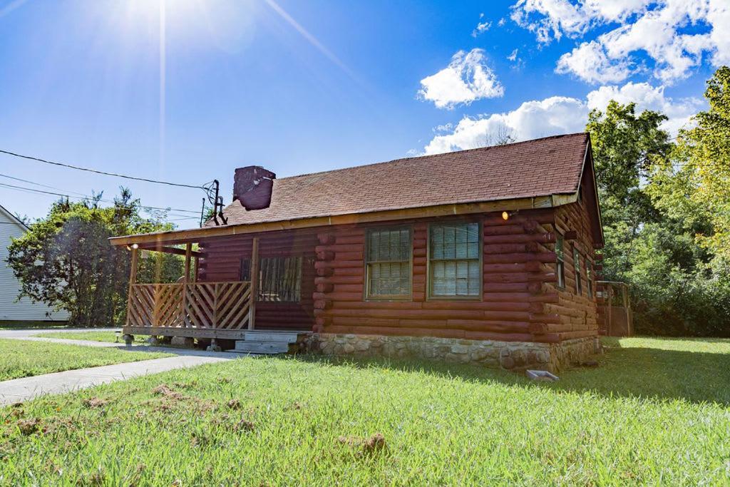 Authentic Log Cabin Mins From Chatts Best Sites Villa Chattanooga Exteriör bild