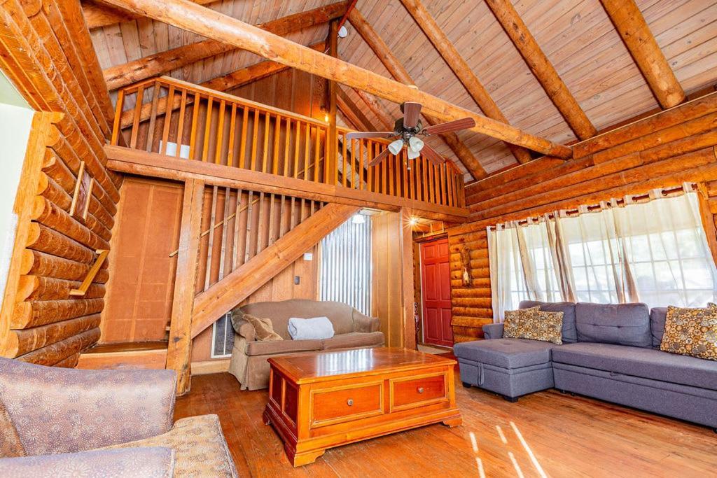 Authentic Log Cabin Mins From Chatts Best Sites Villa Chattanooga Exteriör bild