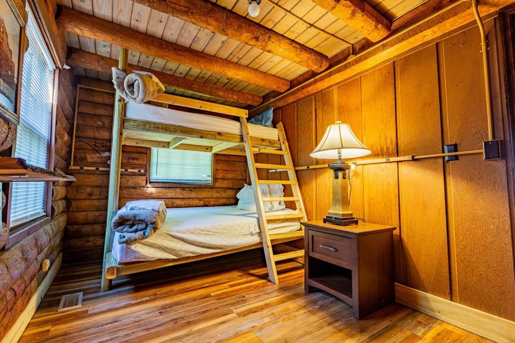 Authentic Log Cabin Mins From Chatts Best Sites Villa Chattanooga Exteriör bild